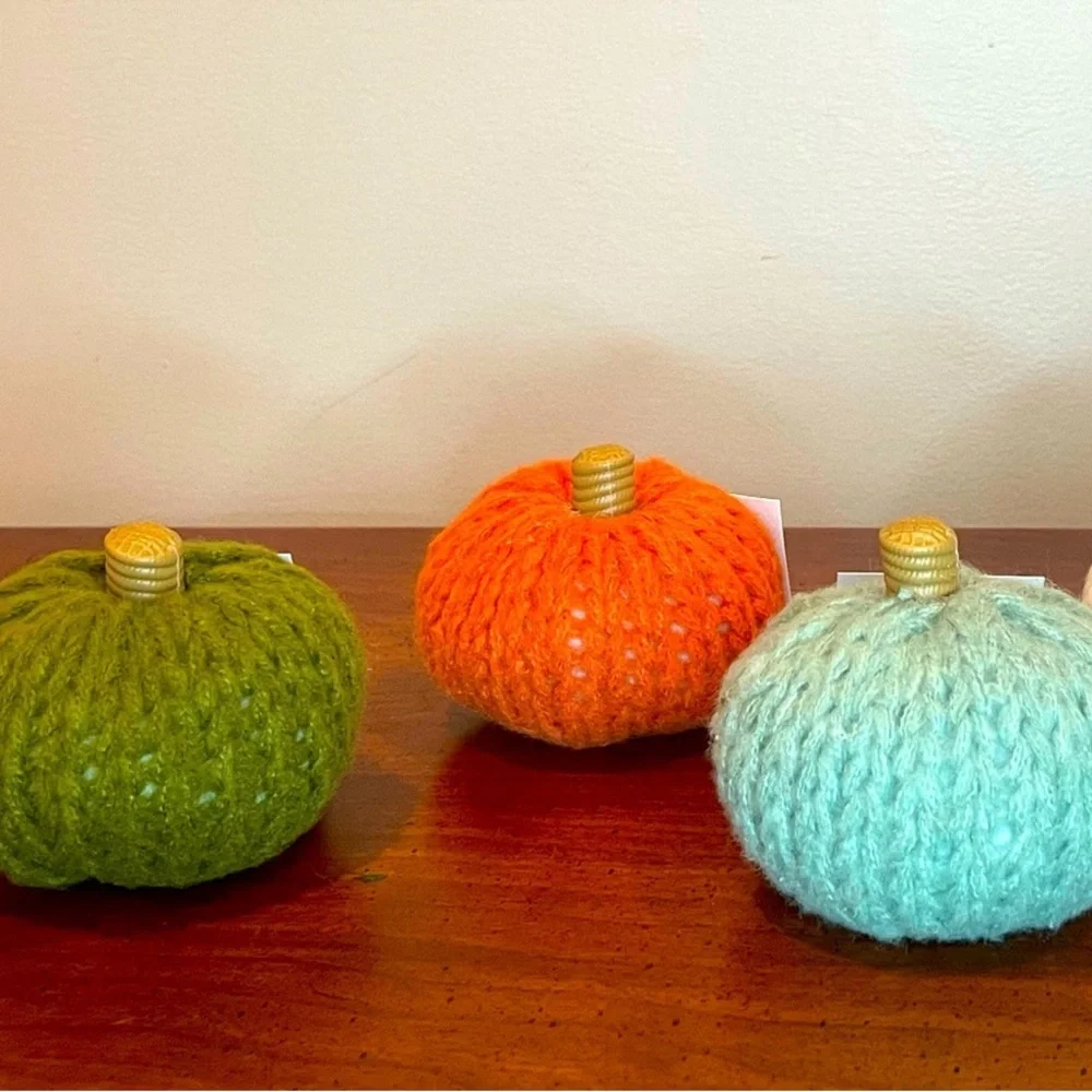 NWT Target Bullseye Playground Thanksgiving Fall Set of 5 Sweater Knit Pumpkins
